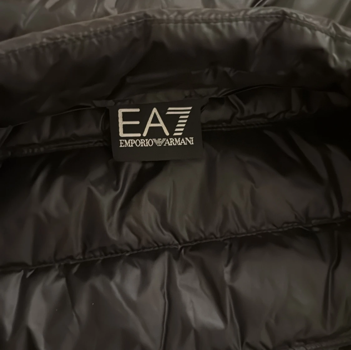 Svart dunväst från Emporio Armani - 2