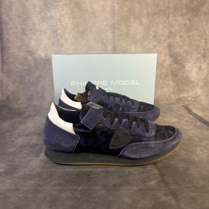 Philippe model skor - Mycket fint skick, 3500 nypris vårt 1149, box ingår. Size 43 fits 44.