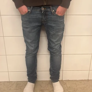 Tiger of Sweden  - Tja. Säljer dessa as feta tiger of Sweden jeans. Skick bra inga defekter. Nypris runt 1499kr mitt pris 349kr. Skicka ett pm om du har en fundering. Fast pris!