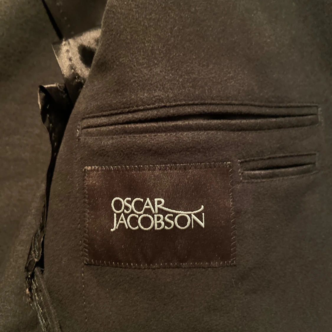 Oscar Jacobson kavaj mörkbrun - 93