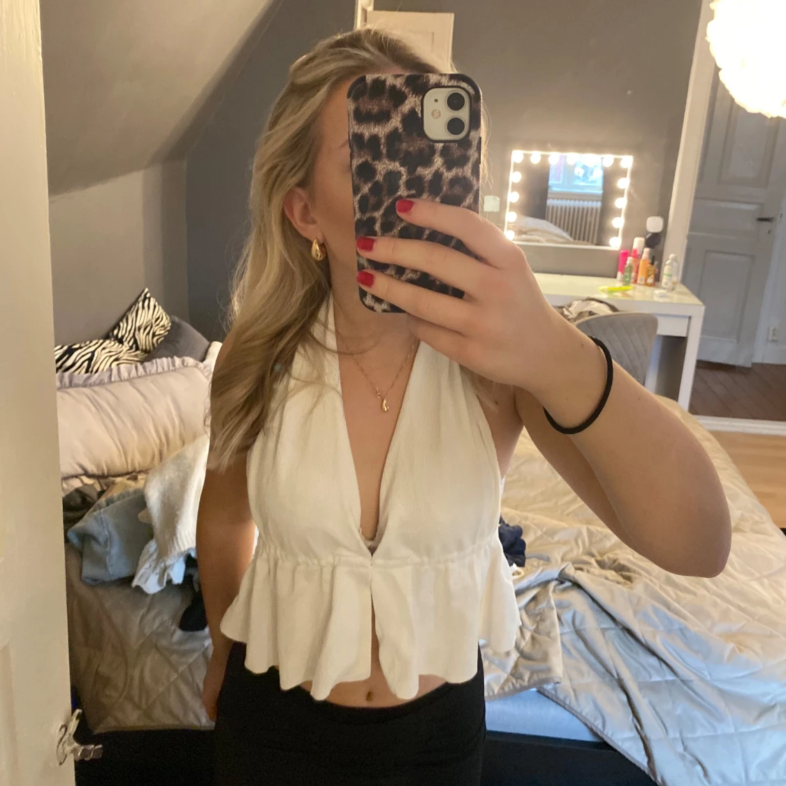 Vit ärmlös topp - 1