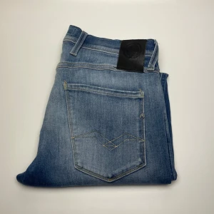 Replay ambass - Hej! Säljer nu dessa svin feta replay ambass jeans. Superfint skick utan defekter! Hör av dig vid frågor. W31 L32