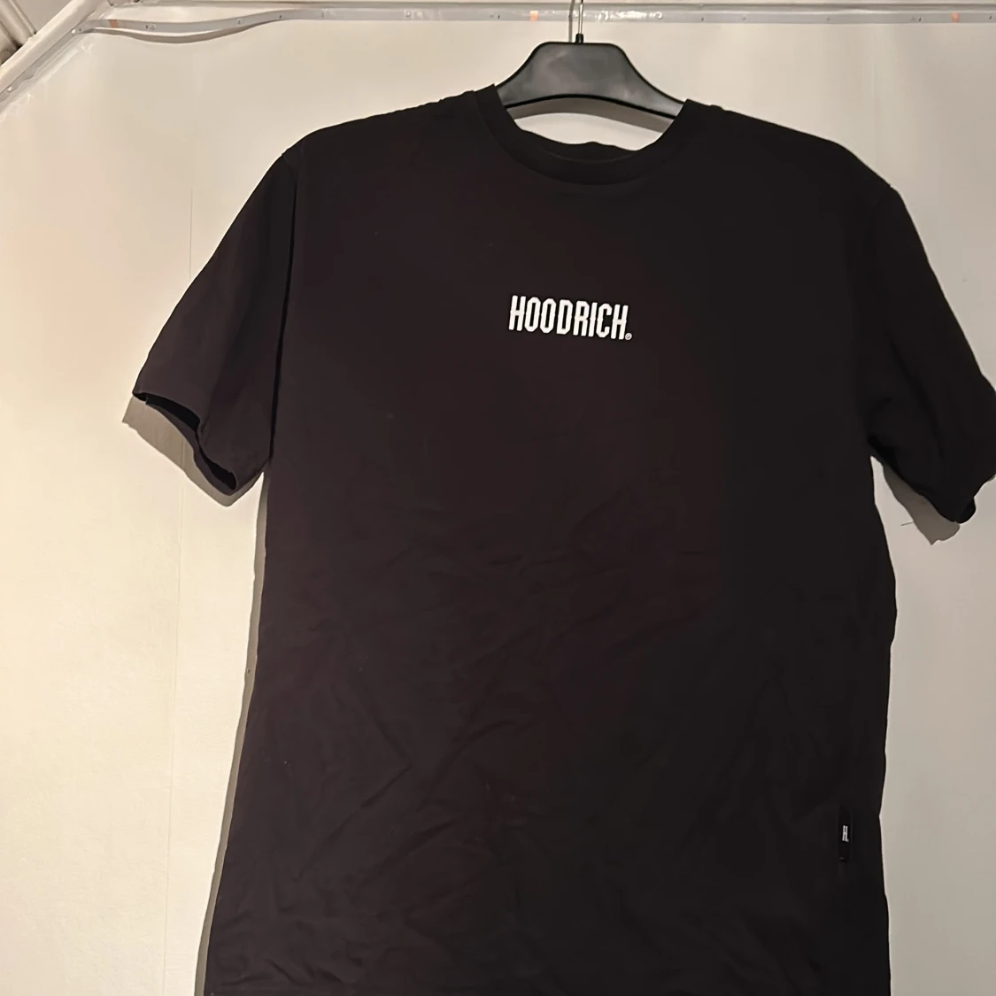 Svart t-shirt från Hoodrich