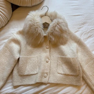 Beige kofta Zara - Jättefin från Zara🩷