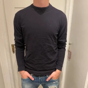 Kashmir tröja - Kashmirtröja frän these glory days. Storlek M.