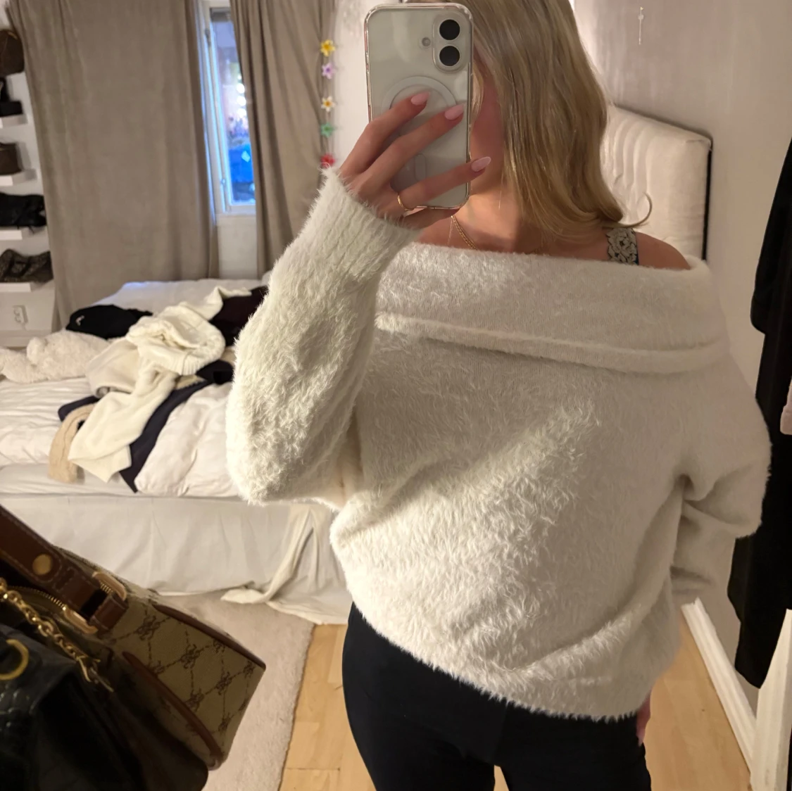 Vit offshoulder tröja