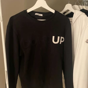 Dondup tröja  - Tjena! Säljer denna feta dondup tröja. För mer bilder eller funderingar kom pm!