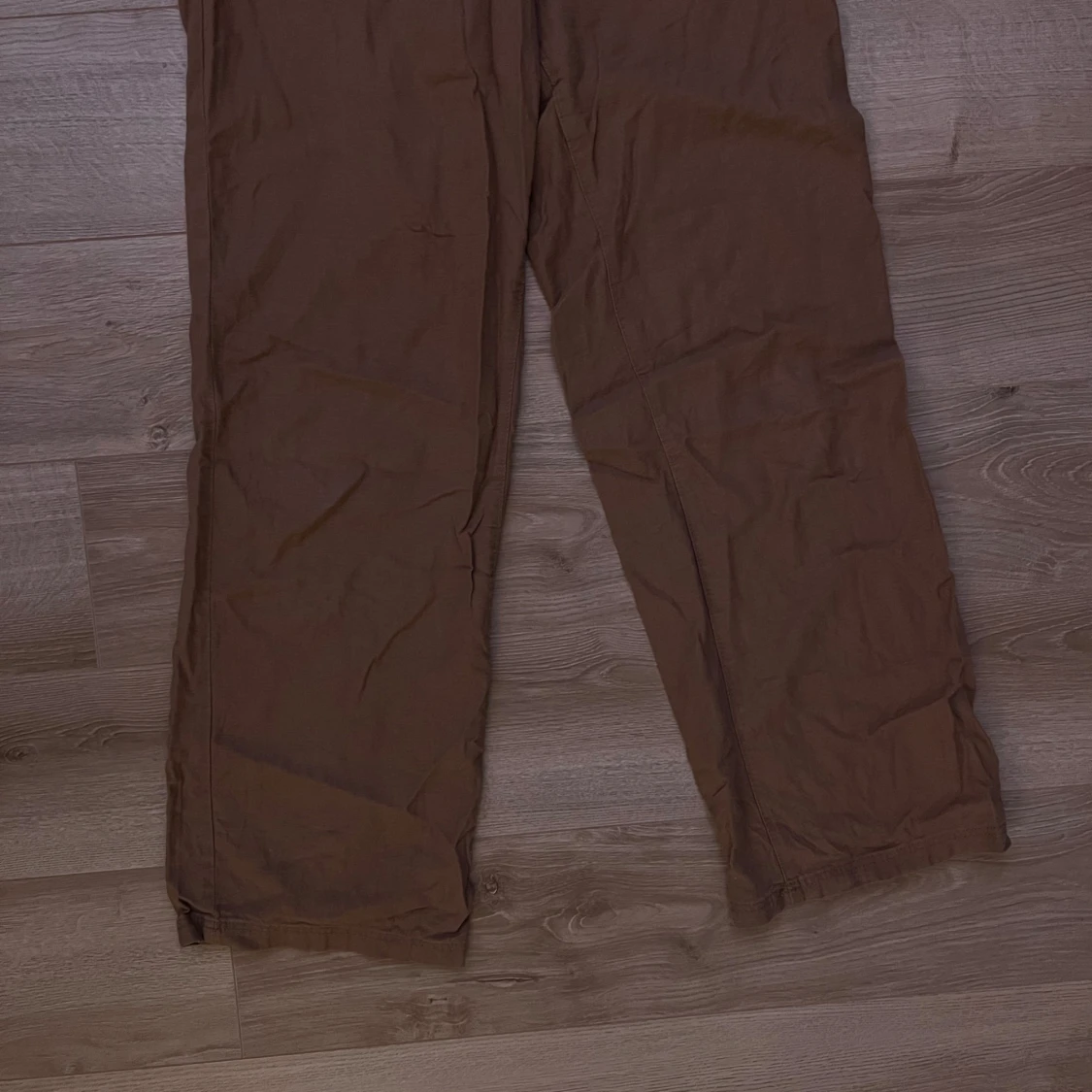 Bruna linnebyxor med resår i midjan - 3