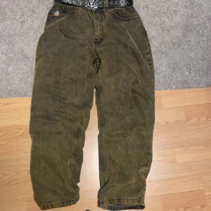 Polar  - Fetta polat jeans i storlek W34. Bra skick utan skador.