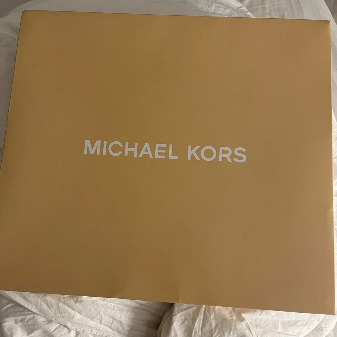 Vit handväska från Michael Kors - 3