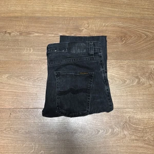 Nudie jeans - Svarta nudie jeans, ny skick, storlek= W 31 L 32, nypris~1600, Modell= Lean Dean     //Prestige closet
