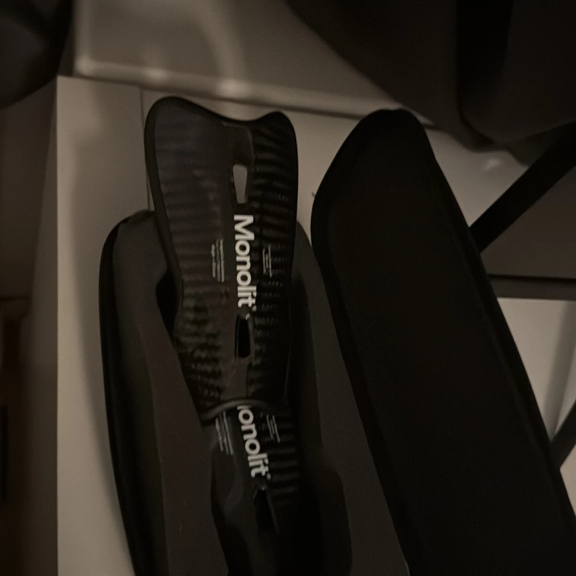 Monolite benskydd 14cm - 90