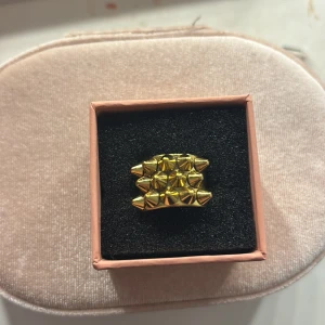 Edblad ring - Säljer denna edblad ring då den inte kommer till användning. Har aldrig använts. 😊Pris kan diskuteras 