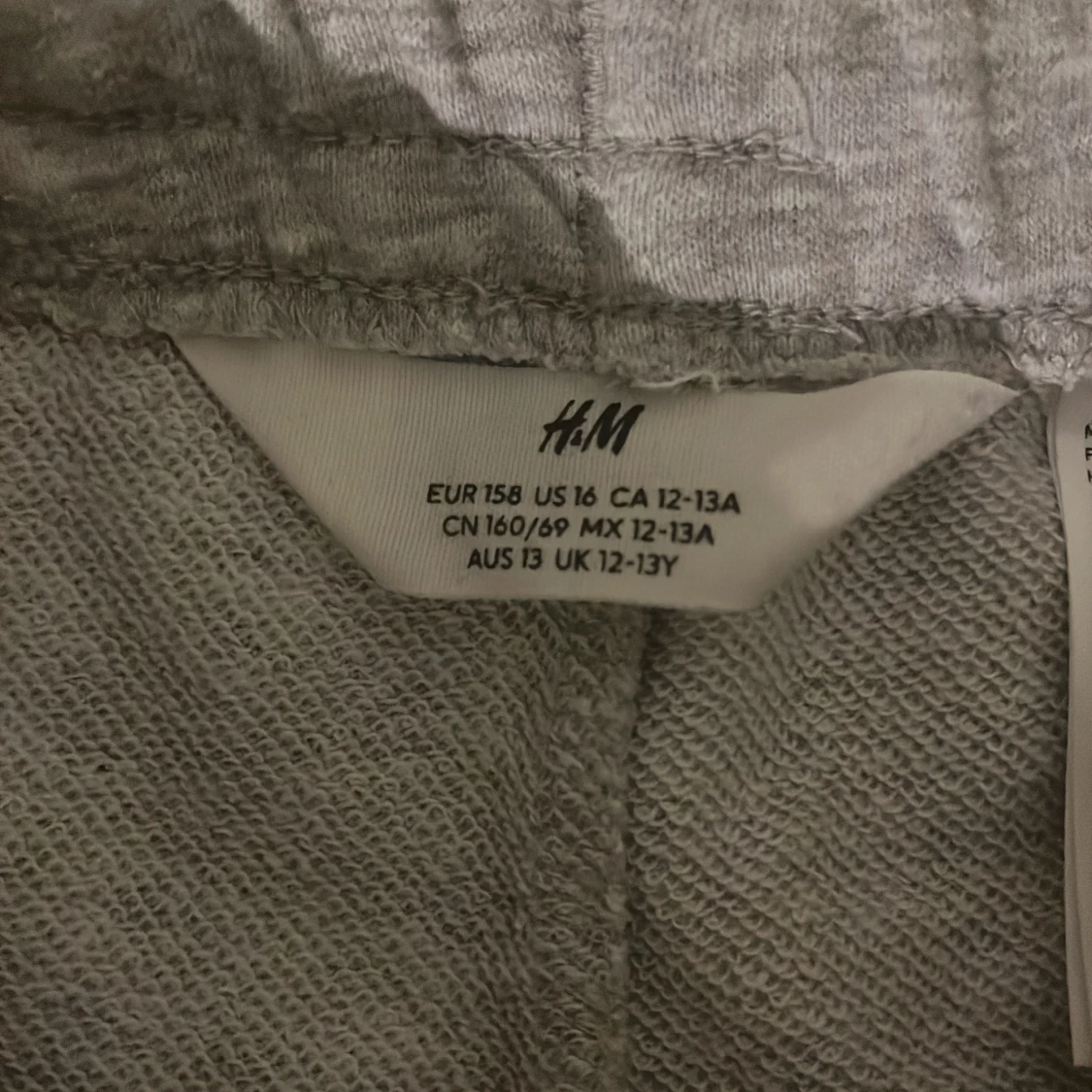 Grå mjukisbyxor från H&M - 2