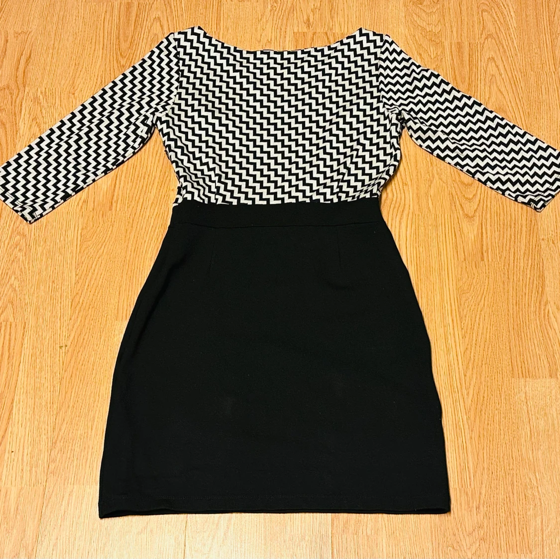 Elegant svart och vit vintageklänning från Sir Oliver - 2