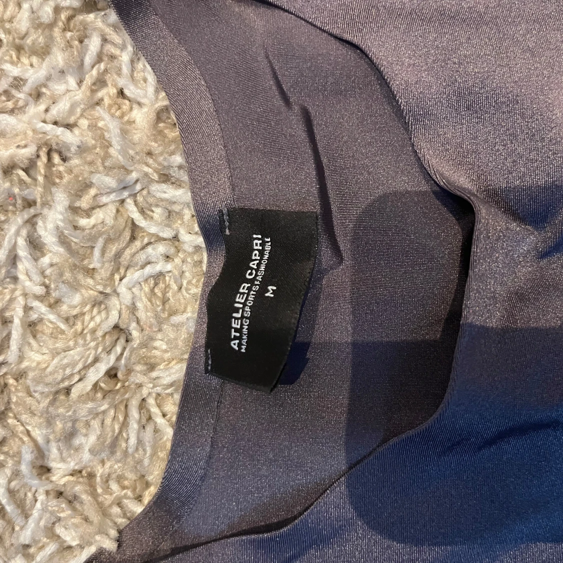 Grå topp från Atelier Capri - 3