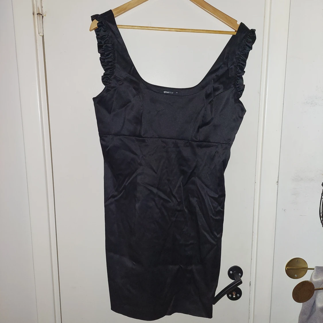 Svart klänning från Gina Tricot