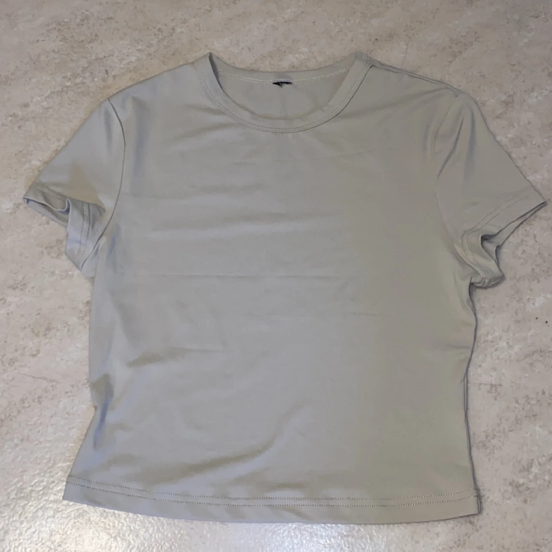 Beige kortärmad t-shirt - 1
