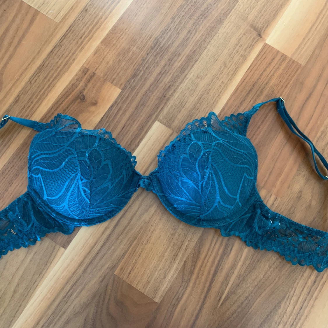 Mörkgrön spets-bh från Malva