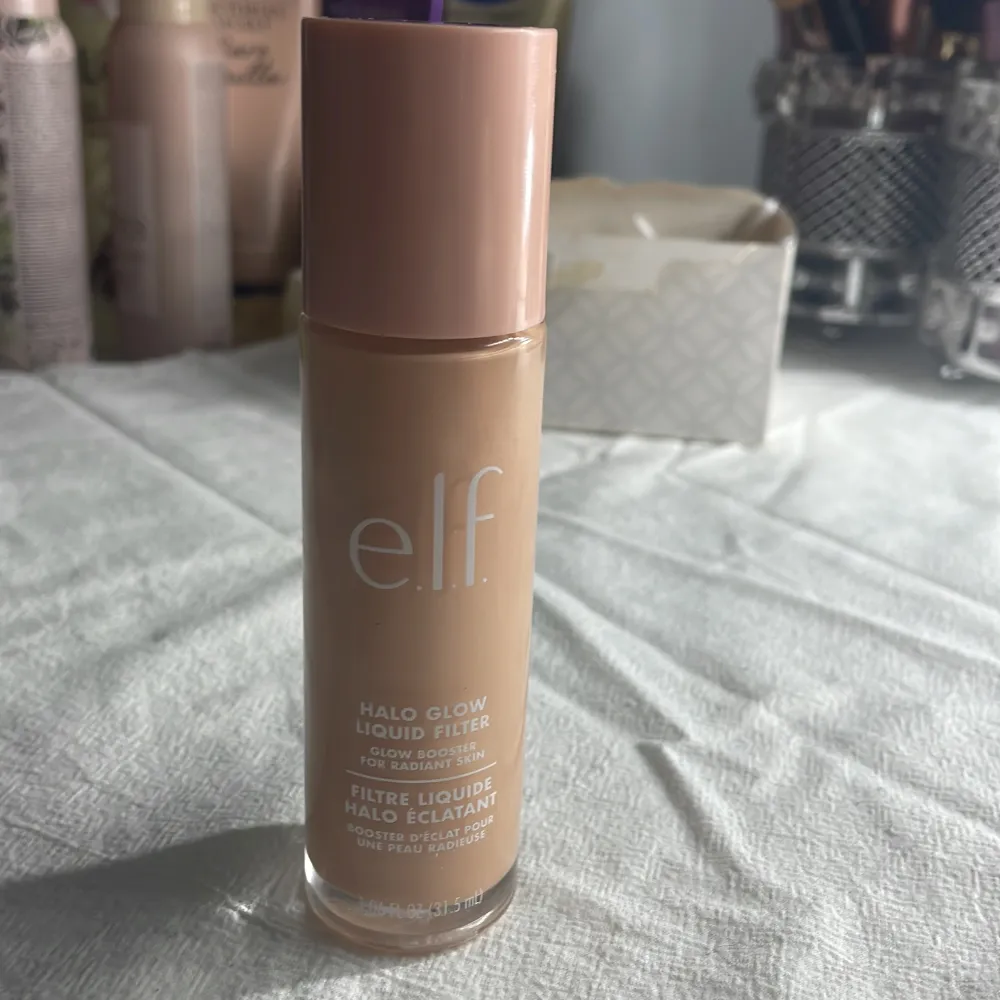 Säljer denna elf halo glow på grund av att den inte är min färg. Har testat den en gång endast och den är i helt nytt skick. Säljer den för 150kr + frakt. Beauty.