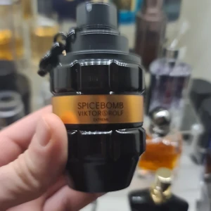 Spicebomb Extreme från Viktor & Rolf - Endast test sprutad cirka 3 ggr. Inga byten! ingen box, kvitto finns.