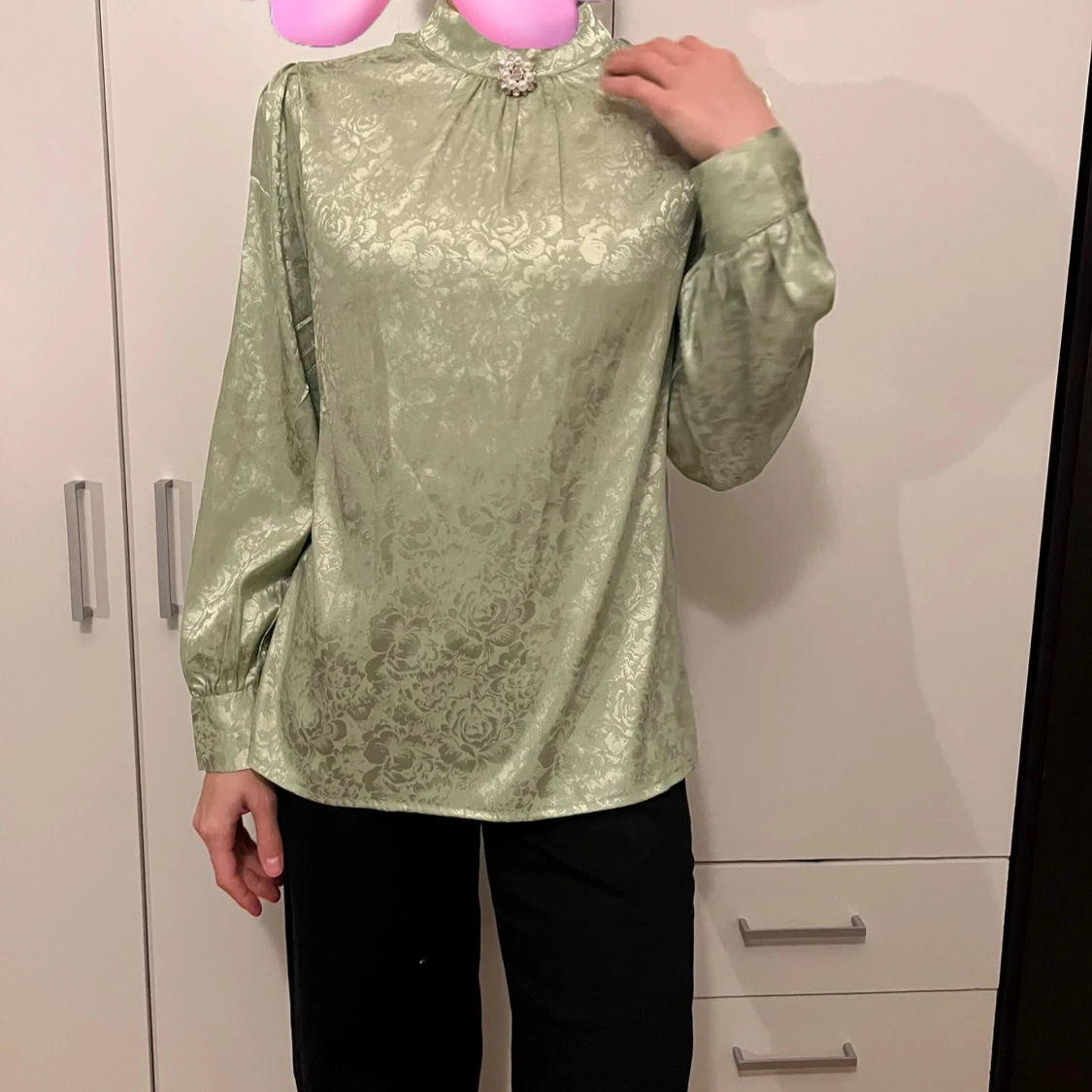 Grön blus med mönster - 90