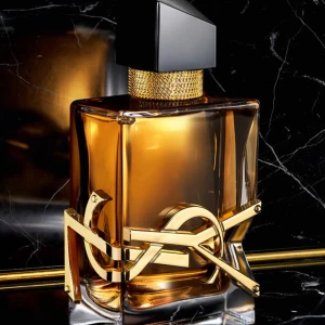 Libre Intense Yves Saint Laurent - Rensar bort lite parfymer jag inte använder. De mycket kvar i flaskan och lådan e kvar. Doftar jätte gott men de inte min typ av doft längre.  50ml