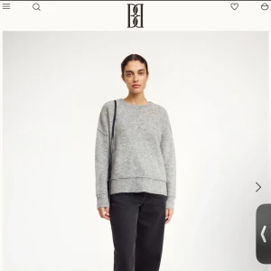 Stickad tröja från by malane Birger  - Säljer denna så fina stickade tröja från by malane Birger fast i (marinblå) men exakt samma modell som på bilden. Köpt för 2800kr, säljer för 1200kr❤️pris går att diskuteras 