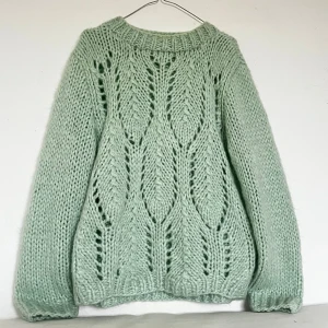 Mintgrön stickad tröja från Storm & Marie - Mysig mintgrön stickad tröja, storlek M. 30% mohair 💗💗