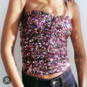 Paljettprydd tubtopp - Snygg och glittrig tubtopp täckt med färgglada paljetter. Perfekt för nyår✨✨