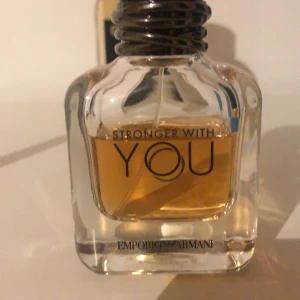 Parfymflaskor och provflaska - Parfymer 2 ml, stronger with you och neroli riviera 30kr för 2ml 