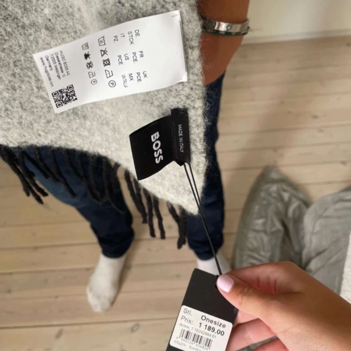 Grå halsduk från BOSS - 90