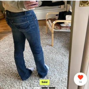 Mörkblåa LTB jeans - !Lånad första bild! Säljer mina favorit jeans från ltb dåd e tyvärr är för små för mig nu. Passar mig perfekt i storleken som är 167/168. Storlek 25