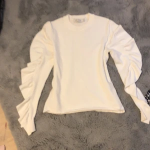 Vit lång ärmad  - Fin 