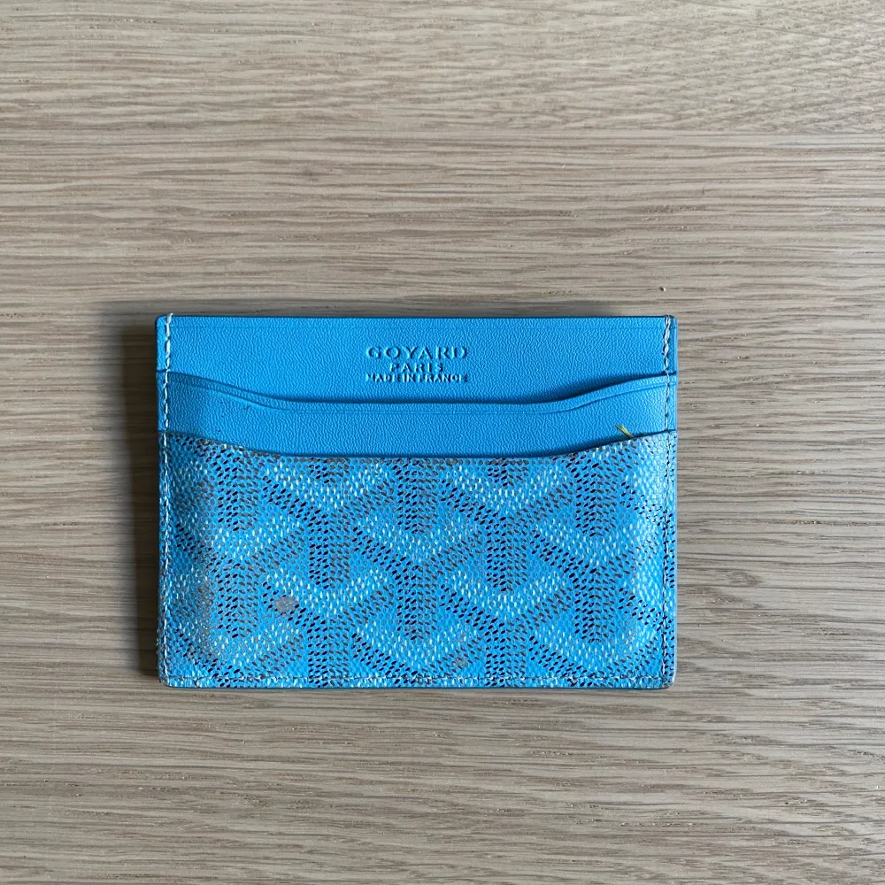 Sjukt snygg cardholder från Goyard  Andvönda i cirka 1 år  Köpt av kompis  Bara att höra av er om frågor pris kan diskuteras . Accessoarer.