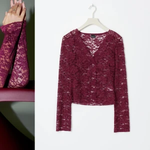 spetstopp - spetstopp ifrån gina i storlek Xs i en as fin vinröd färg. använd 1 gång❤️❤️