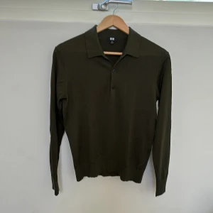Uniqlo Merino knit polo - Storlek XS, skick bra, ny pris ca 600