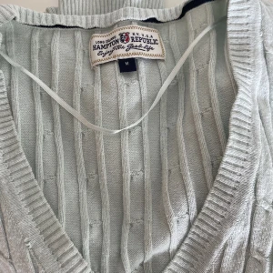 Tröja - Använd ett par gånger men är i väldigt bra skick