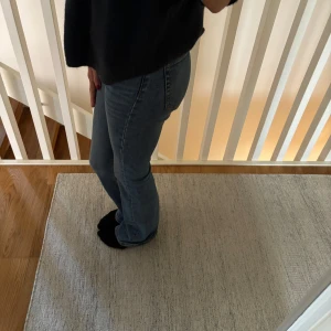Jeans från lager 157, low waist - Modellen low boot, använda nån enstaka gång. Liiiite långa för mig som är cirka 164. 