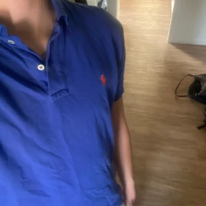 Ralph Lauren piké  - Säljer den jätte fina piké den har bara använts ett fåtal gånger den passar M Priset kan diskuteras 