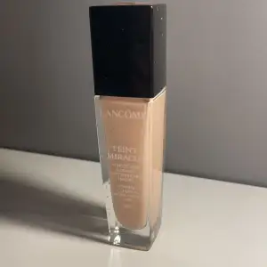 Foundation från lancome i nyans 005, använt några gånger, har cirka 75-80% kvar. Säljer pågrund av att den är för ljus. Pris kan diskuteras ❌❌❌står ej för frakt❌❌❌ kan även mötas upp i Uddevalla!