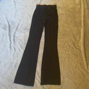 Lager leggings  - Den är i bra skicka och bara använd 1-2 ggr, den är nästan helt ny det är bara att jag inte använder den