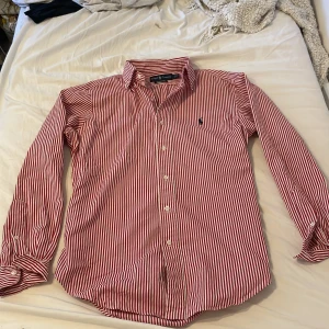 Har haft ett tag men har aldrig använt - Jättebra skick, storlek s men funkar me folk som har storlek medium