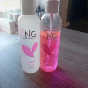 Nagelcleaner o brush care - Köpte båda för 150kr tsm. Säljer för 100.