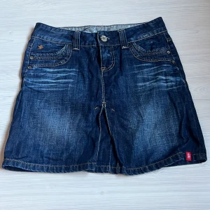 Super fin kjol från edc! - Säljer denna kjol från edc då den är för liten för mig, köpt second hand men i perfekt skick! 