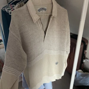 Stickad tröja  - Stickad tröja från blue willis i storlek S 