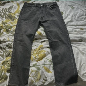 LEVI’s 551 Svarta Jeans - Svarta 551 jeans från Levi's. Helt oanvända