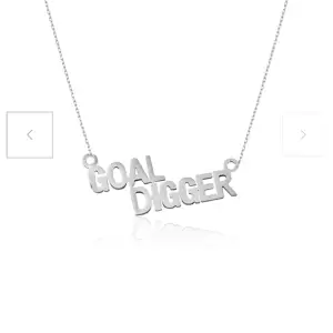 Jätte fint halsband ifrån ioaku där det stå (gold digger)💓💓 nypris 500🤩  Skriv för fler bilder😇😇