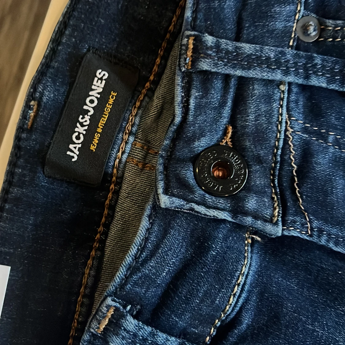 Mörkblå slim jeans från Jack & Jones - 2