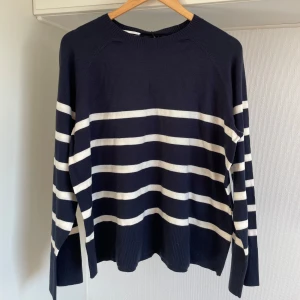 Randig tröja L mjuk och skön oanvänd  - Storlek L oanvänd 